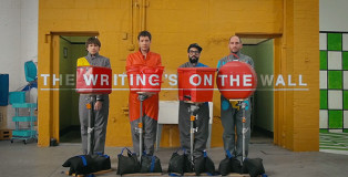 OK Go, "The Writing’s on the Wall" - Illusioni ottiche analogiche