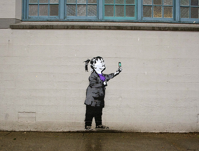 iHeart - Social media street art - Selfie