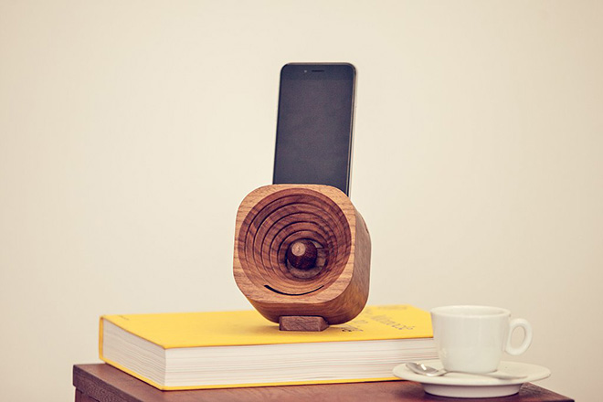 Trobla - L'amplificatore in legno per smartphone