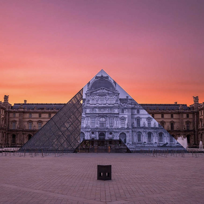 JR al Louvre - Installazione anamorfica