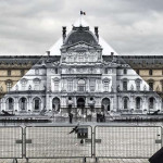 JR al Louvre – Installazione anamorfica