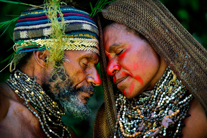 ©Timothy Allen - Courtship ritual, Western Highlands, Papua New Guinea