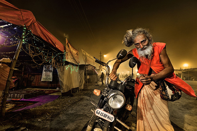 ©Massimiliano Sticca - Sadhu and his motorbike, Allahabad (India)