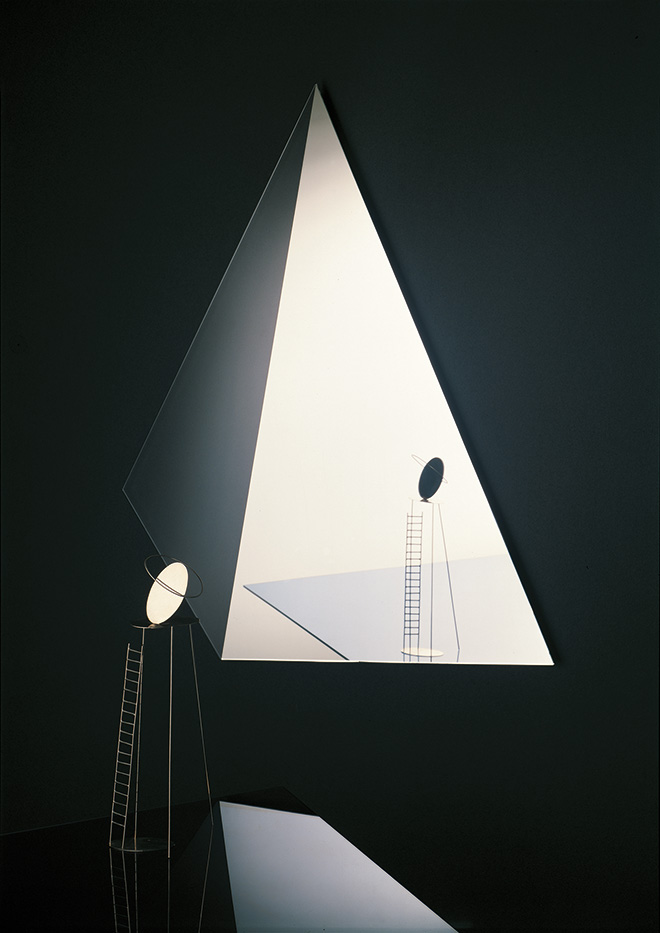 Aldo Ballo - Specchio Cosmos disegnato da Nanda Vigo per Glas con scultura Fausto Melotti, 1975, 50x70 cm. Stampa Hahnemühle Photo Rag Baryta 315 100% cotone 
