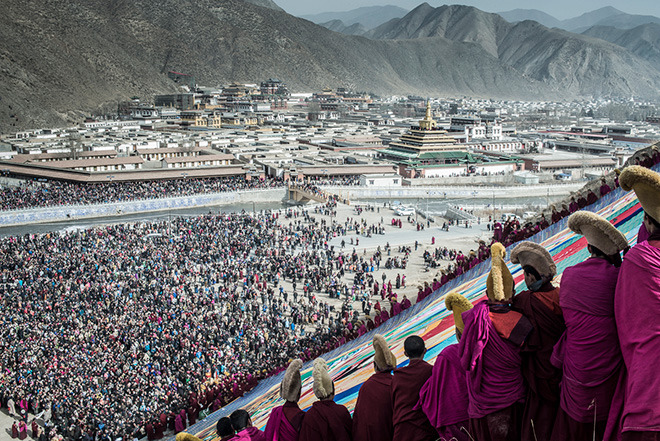 Christopher Roche - Tibet, Sunning the buddha at Labrang