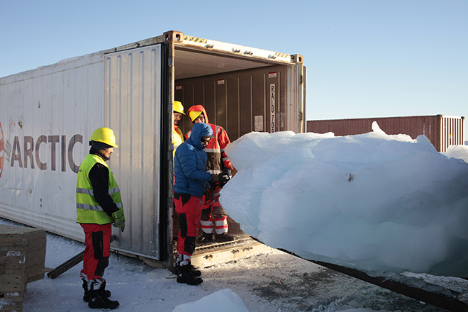 Ice Watch London - Loading ice at Nuuk Port and Harbour, Greenland Photo: Studio Olafur Eliasson - © 2018 Olafur Eliasson