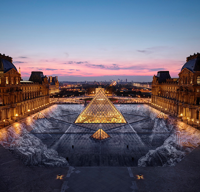 JR - Louvre: Il segreto della grande piramide, Parigi