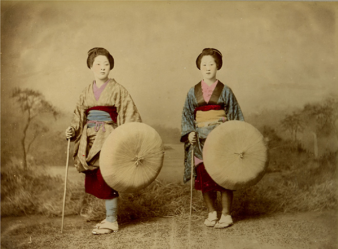Viaggiatrici. Fotografia all’albumina. Periodo Meiji (1868 - 1912)