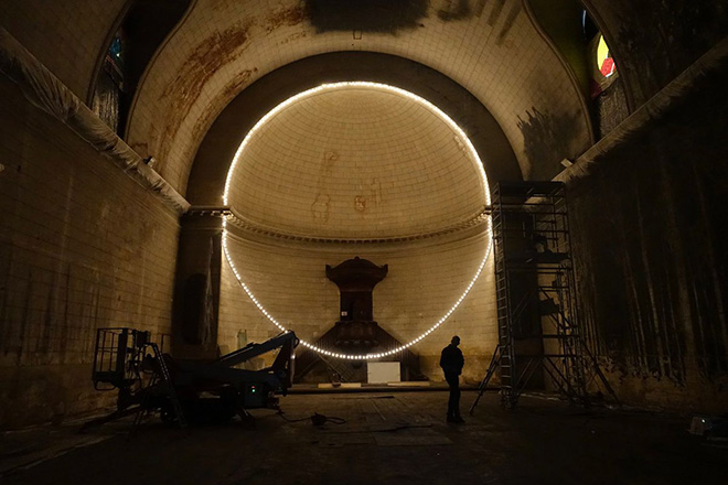 Gonzalo Borondo - M E R C I, installation, Temple des Chartrons, Bordeaux, 2019