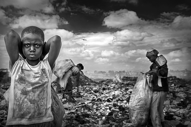 Valentina Tamborra (AMREF) - Chokorà, il barattolo che voleva suonare. Bambini di strada nelle discariche di Nairobi.