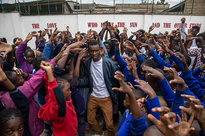 Andrea Signori (AVSI) - Il cielo sopra Kibera. La Divina Commedia di Dante Alighieri, teatro di Marco Martinelli con i ragazzi della baraccopoli di Kibera in Kenia.