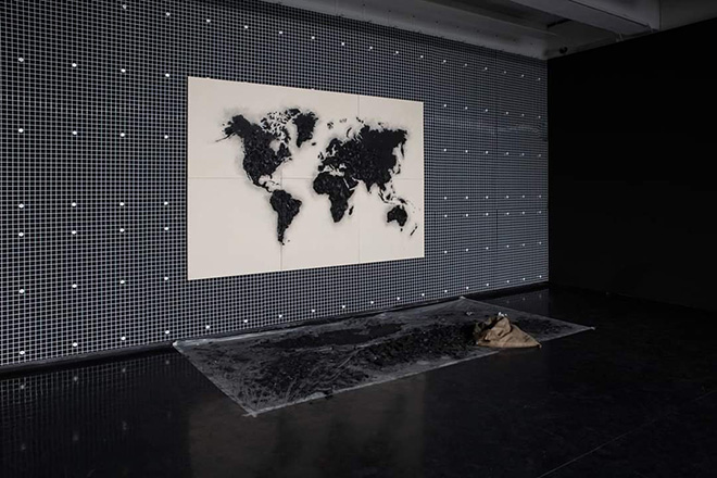 Vito Bongiorno - Museo Macro, Roma. Our Planet, 300x200 cm. carbone e cenere su tavola, 2019