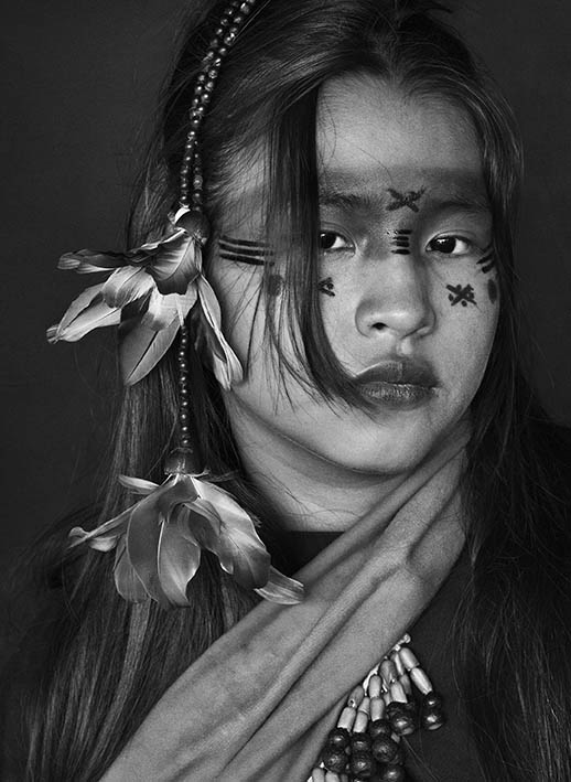 © Sebastião Salgado/Contrasto. Yara Ashaninka, territorio indigeno di Kampa do Rio Amônea, Stato di Acre, Brasile, 2016.