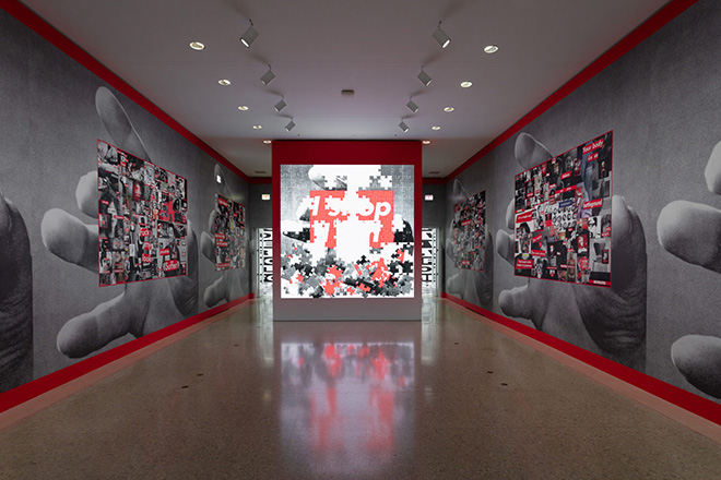 Barbara Kruger; BARBARA KRUGER: THINKING OF YOU, I MEAN ME, I MEAN YOU Installation view, The Art Institute of Chicago - AIC, Chicago, September 19, 2021–January 24, 2022 Courtesy the artist and Sprüth Magers Photo: The Art Institute of Chicago