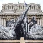 JR – “La Nascita”, anamorfosi scultorea a Milano