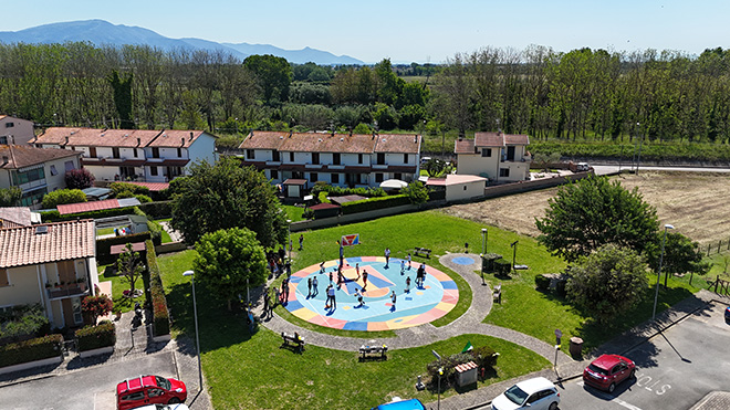 Gio Pistone - Uroboro, playground, Vecchiano (Pisa)