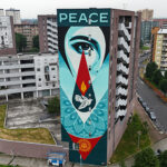 Shepard Fairey (OBEY) – “Tear Flame Peace”, murale a Milano