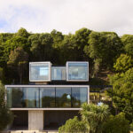 Young Architects – “Ligar Bay Bach”, una moderna casa sull’albero vista Oceano
