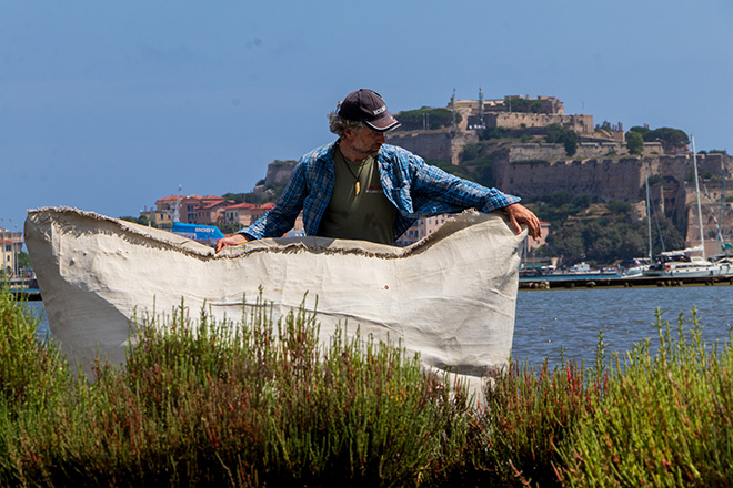 Roberto Ghezzi - ANADYOMENE, installazione per la creazione di Naturografia, Terme di San Giovanni, Portoferraio (LI), Isola d'Elba, 2024. photo credit: Luca Baldassari