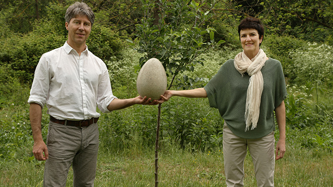 Capsula Mundi - Urna biodegradabile. Photo credit: Paolo Barbieri