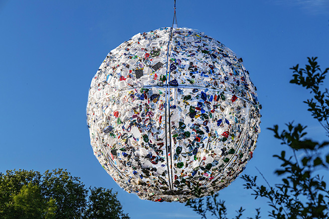 Luzinterruptus - (Plastic) Full Moon, Brunswick, 2024. Photo credit: Lichtparcours