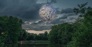 Luzinterruptus - (Plastic) Full Moon, Brunswick, 2024. Photo credit: Lichtparcours