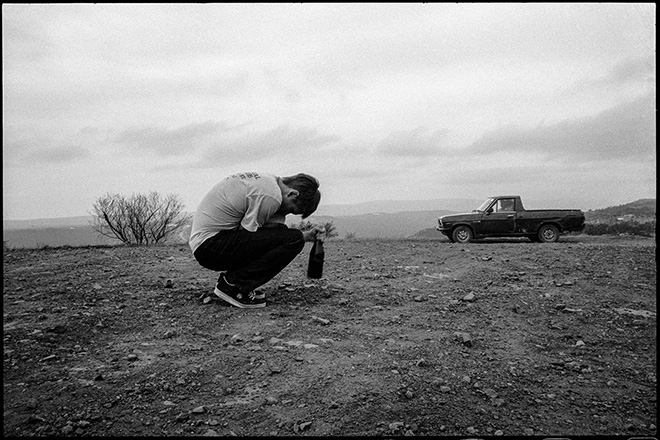 © Duncan Shelwell (South Africa) / Courtesy of All About Photo - Title of the image: We'd sometimes go up to a place called Mountain Drive on the edge of town and drink beer.  Title of the series: NINETEEN NINETY 6/7 A. Merit Award Gallery, AAP Magazine 41 B&W