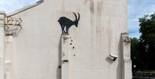 Banksy - G.O.A.T, Kew Road, Londra