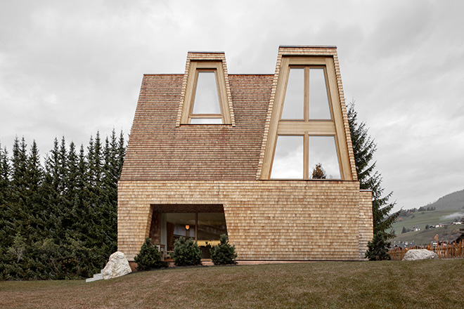 Pedevilla Architects - ciAsa Aqua Bad Cortina, 2020, San Vigilio di Marebbe. Foto: Gustav Willeit