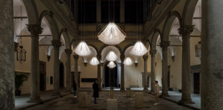 DRIFT – “Shy Society”, installazione nel cortile di Palazzo Strozzi