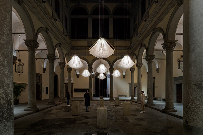 DRIFT – “Shy Society”, installazione nel cortile di Palazzo Strozzi