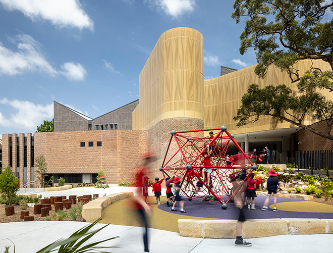 La Darlington Public School di Sydney, progettata da fjcstudio, vince il premio WAF World Building of the Year 2024