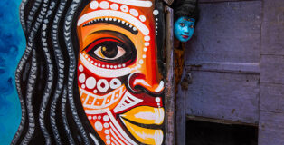 Abhishek Basak (India) - KRISHNA WITH GRAFFITI, Merit Award Gallery, AAP Magazine #43: Colors. Courtesy: All About Photo