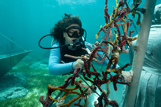 Jason deCaires Taylor - A World Adrift, underwater sculpture, Carriacou e Petite Martinique, Grenada