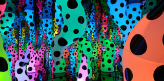 “Yayoi Kusama” – L’arte immersiva di Kusama alla National Gallery of Victoria (NGV)