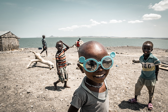 David Dhaen (Belgium) / Courtesy All About Photo - Children of El Molo. Series: Life in Kenya, Merit Award Gallery, AAP Magazine #45: Travels