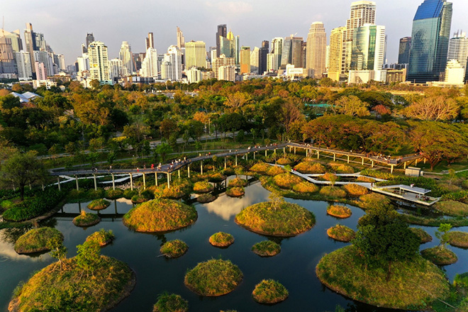 Turenscape - Benjakitti Forest Park, Bangkok. Photo credit: Turenscape&Arsomsilp