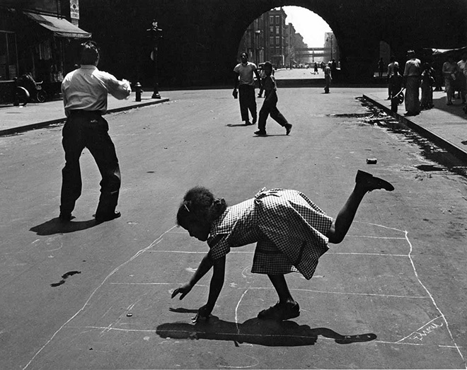 Walter Rosenblum: Hopscotch, 105 St. N.Y.C.,1952